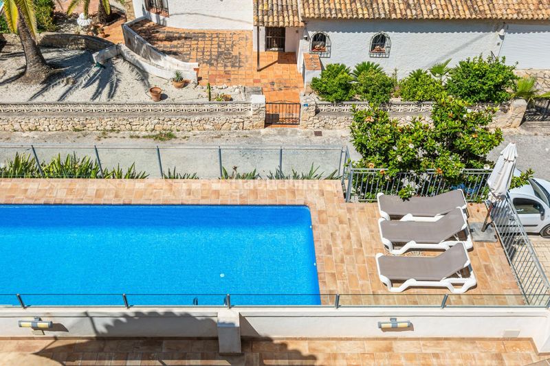 Foto fdd8fa7f-c157-4179-baaa-3e434856ff22. Casa amb calefacció aparcament piscina a Cala Advocat-Baladrar Benissa