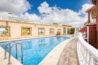 Xalet  Elche bal. Chalet con piscina y barbacoa en los balcones  torrevieja