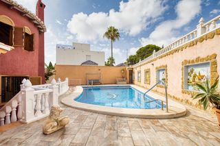 Xalet  Elche bal. Chalet con piscina y barbacoa en los balcones  torrevieja
