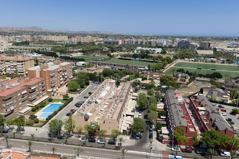 Foto de76dd13-caad-491e-a206-739ffec40cc4. Casa adossada amb aparcament piscina a Ciutat Esportiva Elche / Elx