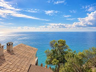 Casa  Penyassegat. Oportunidad única! casa con vistas espectaculares al mar en pueb