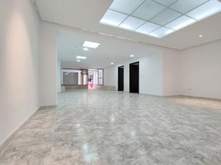 Locale commerciale in Calle blas valero 68. Local en elche