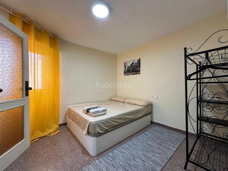 Foto cd5598da-7bd7-4ef9-8fcb-82318dc924f7. Edificio in Carolinas Altas Alicante