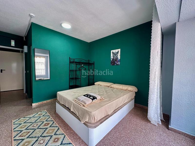 Foto f1c8680c-b97f-4ec5-b0c0-b07d889dc4c9. Edificio in Carolinas Altas Alicante