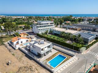 Maison  Calle barranc del carritxar. Magnifico chalet en oliva playa