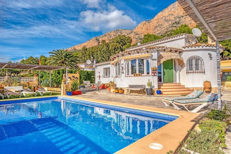 Foto cbf6e90f-e229-4724-bfc2-b6001e688c58. Casa amb calefacció aparcament piscina a Montgó - Ermita Xàbia