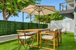 Location Rez-de-chaussée à Centro Ciudad. Moderno apartamento en jávea con terraza privada  disponible de