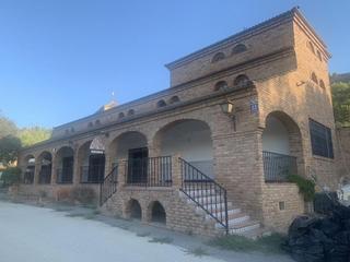 Geschäftsraum in Finestrat Pueblo. Oportunidad única local comercial  potencial residencial con alt