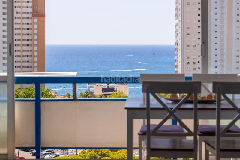 Foto 723ed640-6503-4d5d-97fd-1af7a418f15d. Alquiler apartamento  reformado con vistas al mar y piscina comunitaria en Benidorm