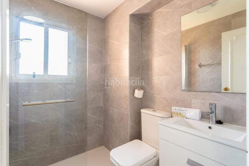 Foto 7ae070fe-1084-4838-b759-aee67e9fd798. Alquiler apartamento  reformado con vistas al mar y piscina comunitaria en Benidorm