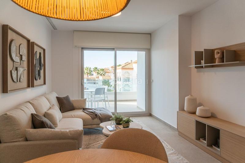 Foto 7c6b8465-bec2-46b5-b3fb-a814a59ddf2f. Apartament amb piscina a Playa Flamenca Orihuela