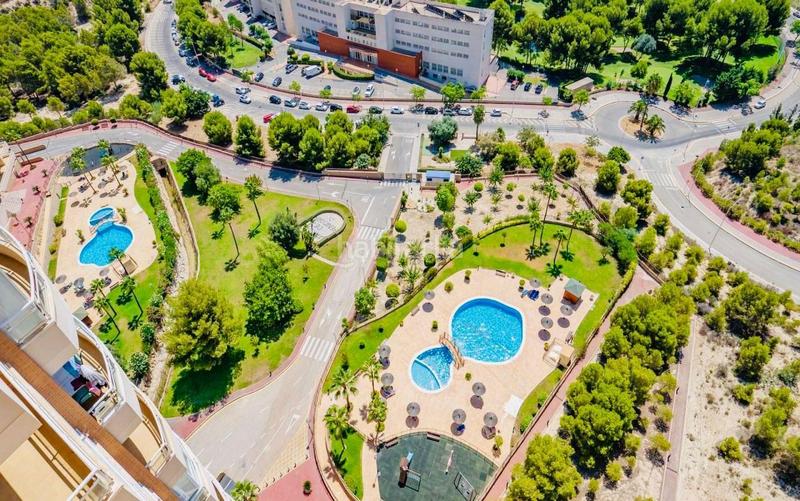 Foto 0cb1ae25-2370-4f56-902b-b413028e3a97. Attico con riscaldamento in Via Parque Benidorm