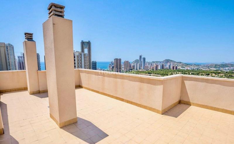 Foto 5f07af29-f439-4800-806b-47cb79f86003. Attico con riscaldamento in Via Parque Benidorm