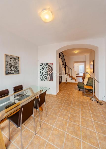 Foto 2063be81-1c6f-4fa6-96e7-d896fa9aa7fb. Masía casa iglesia santa maria casco antiguo en Oliva pueblo Oliva