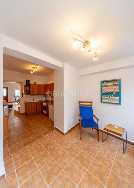 Foto f146e89a-60b5-4e9e-ae2c-dc1d1aecd4e3. Masía casa iglesia santa maria casco antiguo en Oliva pueblo Oliva