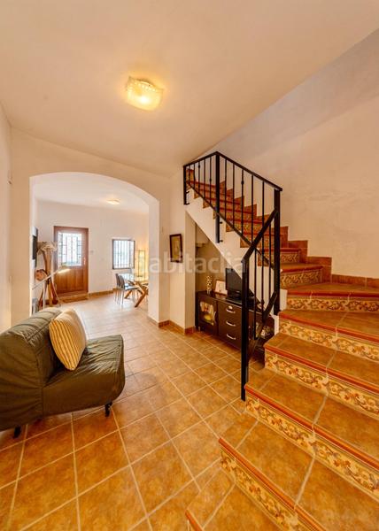 Foto ff974130-8e5b-4626-b3a9-269ac4fb0d6e. Masía casa iglesia santa maria casco antiguo en Oliva pueblo Oliva