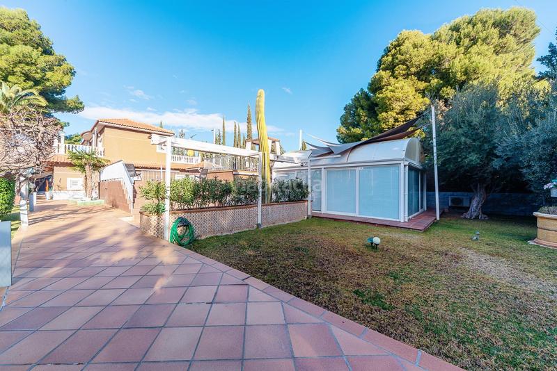 Foto 0457f352-8eaf-4145-b8b6-f25d2cc4b79e. Chalet con riscaldamento parcheggio piscina in Campo Alto-Club de Campo Elda