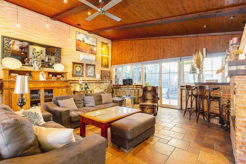 Foto 26d39ca3-23ec-44ff-a34a-7b936bab0d76. Chalet con riscaldamento parcheggio piscina in Campo Alto-Club de Campo Elda