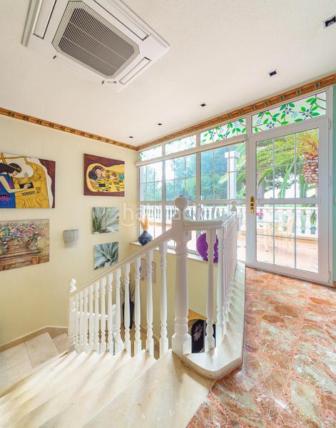 Foto 39a88dd6-0b5a-43fc-980e-f31d8da83b81. Chalet con riscaldamento parcheggio piscina in Campo Alto-Club de Campo Elda