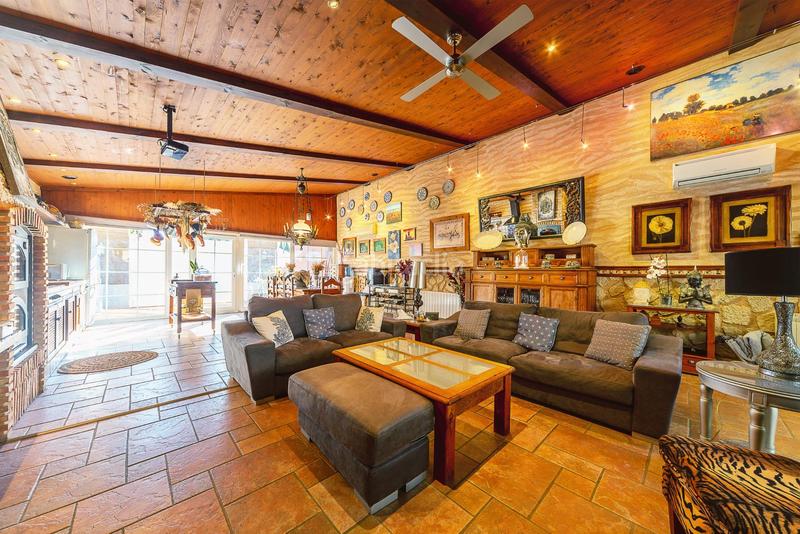 Foto 3e8c03a7-5ccb-4040-8dfa-d9735d35f15f. Chalet con riscaldamento parcheggio piscina in Campo Alto-Club de Campo Elda