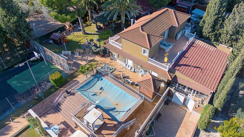 Foto 53d29916-aa83-42a3-b6fc-1e4068d5c481. Chalet con riscaldamento parcheggio piscina in Campo Alto-Club de Campo Elda