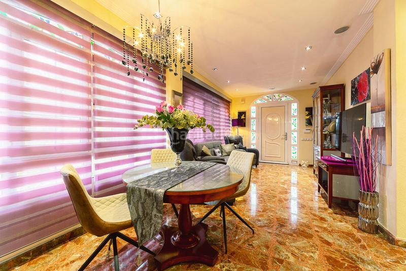 Foto b620f1c8-b92f-4d6d-b6c5-2a544529f647. Chalet con riscaldamento parcheggio piscina in Campo Alto-Club de Campo Elda