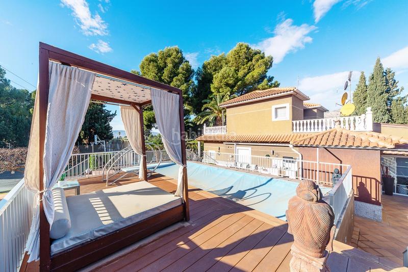 Foto c92dcd1f-55e6-4777-8104-fdc716c21b9f. Chalet con riscaldamento parcheggio piscina in Campo Alto-Club de Campo Elda