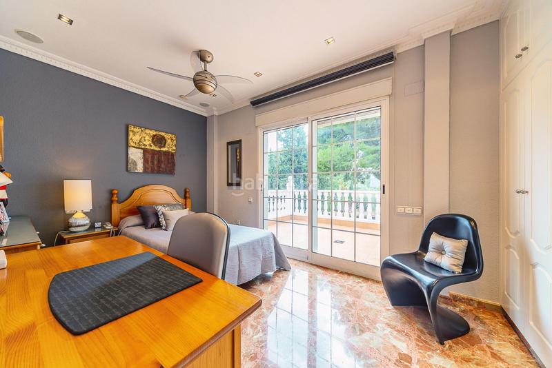 Foto e25625fb-a985-4b9d-9731-d923a15a9688. Chalet con riscaldamento parcheggio piscina in Campo Alto-Club de Campo Elda