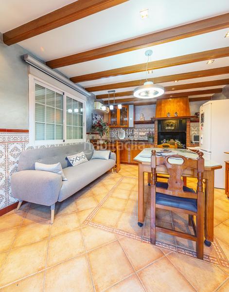 Foto eb2675df-0752-41bf-b573-c211d8a94893. Chalet con riscaldamento parcheggio piscina in Campo Alto-Club de Campo Elda