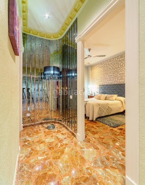 Foto f0189197-9eef-41af-bbf2-43b5ed062b39. Chalet con riscaldamento parcheggio piscina in Campo Alto-Club de Campo Elda