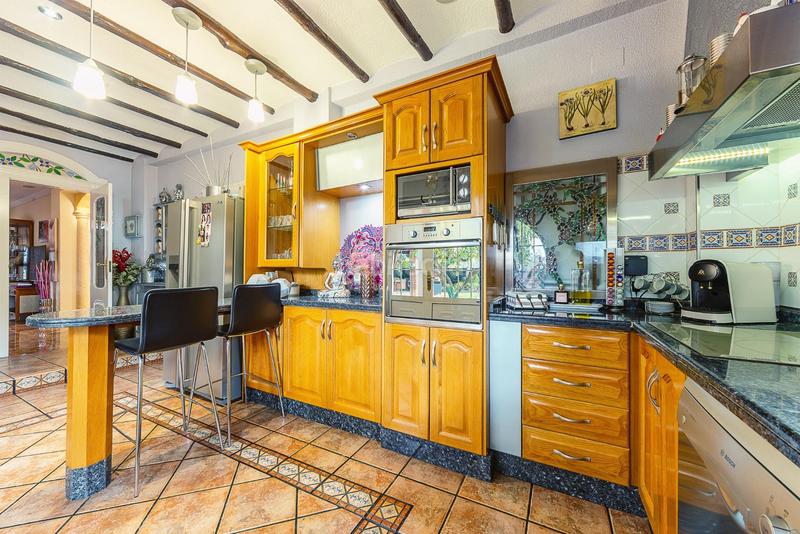 Foto fab1142c-93df-4cdf-9d97-16308a39a5d2. Chalet con riscaldamento parcheggio piscina in Campo Alto-Club de Campo Elda