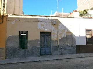 Casa a Avinguda Catalunya. Casa solar en venta