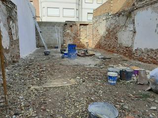 Industrial plot in Avinguda Catalunya. Solar en venta