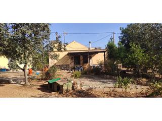 Residential Plot  N/a. Finca rústica con casa y almacén