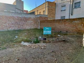 Terreny residencial a Carrer del mig 66a. Solar en venta bién ubicado