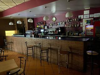 Local Comercial a Casc Antic. Bar restaurante en pleno rendimiento ,  con vivienda incluida