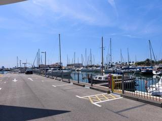 Edificio  Club nautico la rapita. Venta de amarre en la ràpita