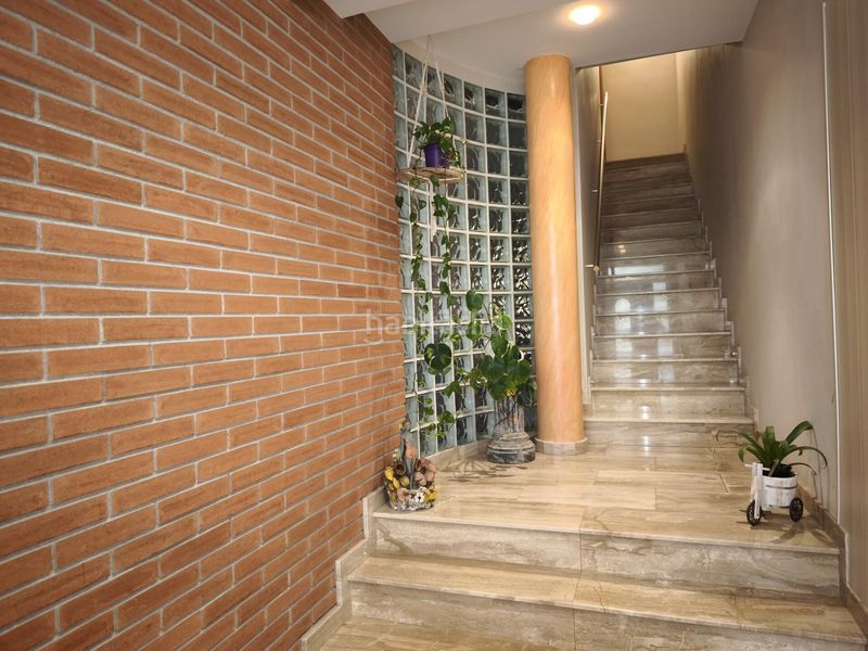 Foto c21b86f1-e3c7-4f00-8c5e-8f91207a813a. Casa amb aparcament a Casc Antic Amposta