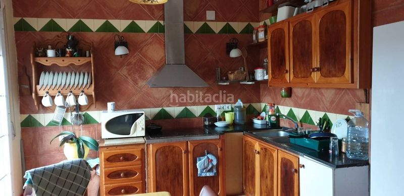 Foto efc9ef0e-3e83-4b06-8492-5d0cbe78d7d4. Casa adossada a Deltebre