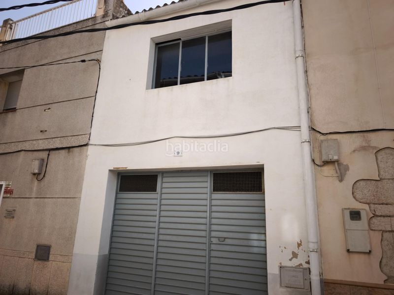 Foto d6fa283f-d1fb-4005-ba5f-a1fc85bd1db4. Aparcament cotxe a Freginals