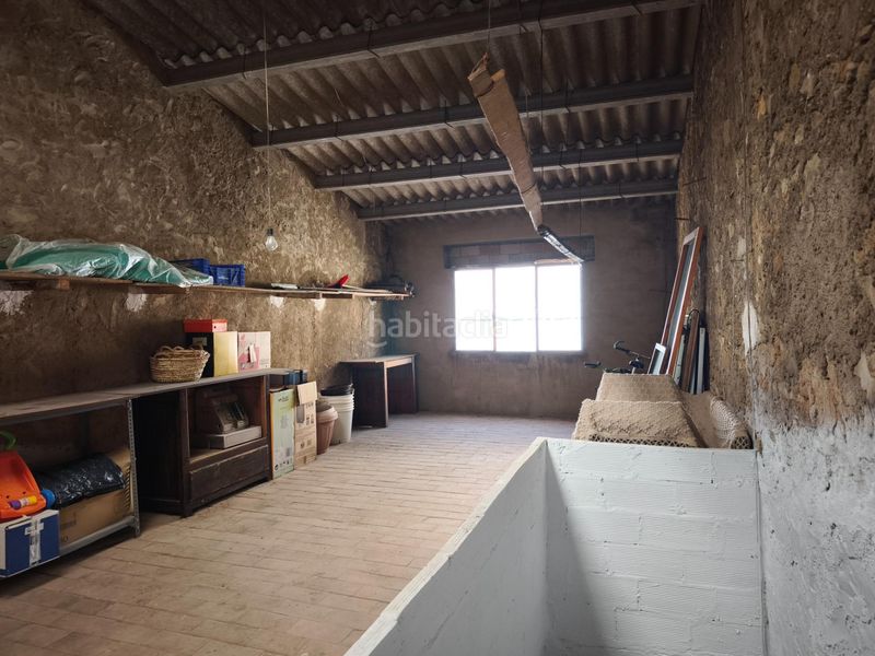 Foto f463b34c-d16f-48e3-bbf3-ebfa3bea7d66. Aparcament cotxe a Freginals