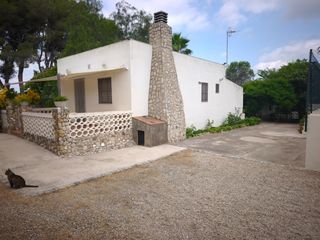Country house in Masdenverge. Finca rústica con casa y piscina