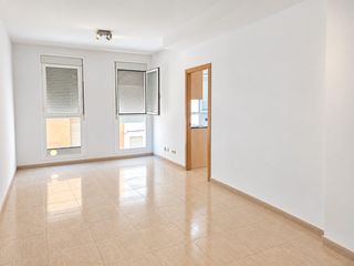 Flat in Casc Antic. Piso en venta en el centro de amposta