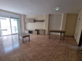 Piso en Les Roquetes. Impecable piso como nuevo muy cerca del ajuntament de les roquet