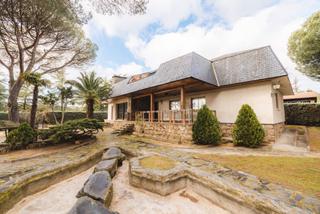 Xalet en Pino Alto-Navarredonda. Venta chalet independiente en valdemorillo