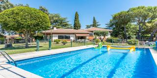 Casa en Cerro Alarcn. Venta chalet independiente en valdemorillo