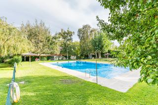 Casa aparellada a Monte el Pilar. Chalet independiente en pinar del plantío