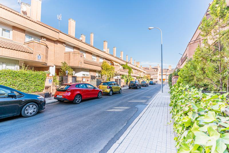 Foto 03ab34ab-8f6c-45ea-b1e3-cb5f9919deec. Semi detached house with heating parking pool in Carretera del Plantío Majadahonda