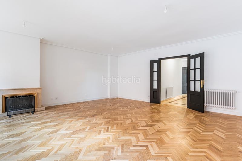 Foto a366db06-81dd-4eb9-ac13-0832af46949f. Semi detached house with heating parking pool in Carretera del Plantío Majadahonda