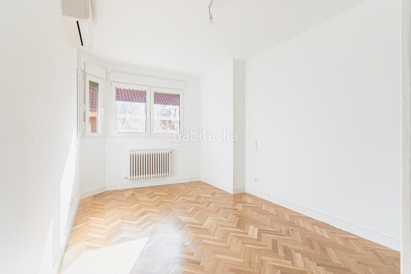 Foto be9494fe-ee39-446e-96e5-7f3ff906c435. Semi detached house with heating parking pool in Carretera del Plantío Majadahonda